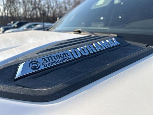 Used 2024 Chevrolet Silverado 2500 LT image 5