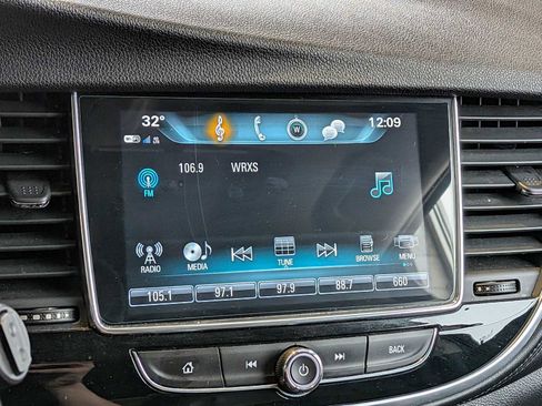 Used 2019 Buick Encore Essence image 28