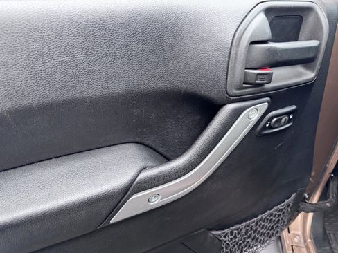 Used 2015 Jeep Wrangler Unlimited Sport w/ Quick Order Package 24S image 12