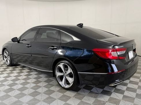 Used 2018 Honda Accord Touring image 6