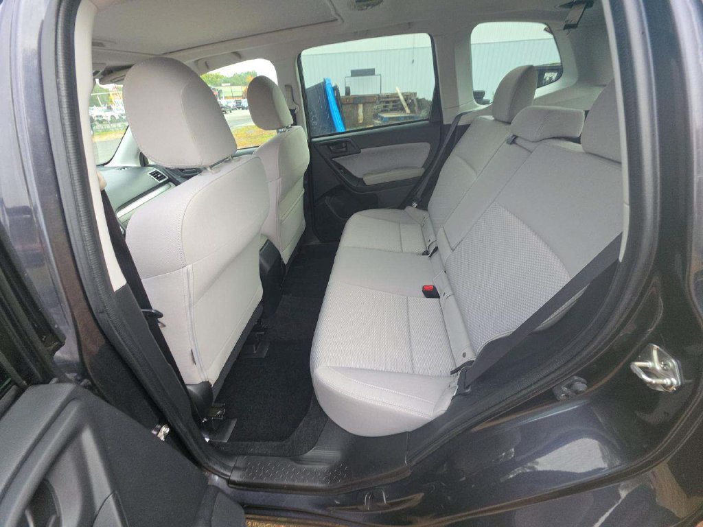 Used 2018 Subaru Forester 2.5i Premium AWD/4WD image 6