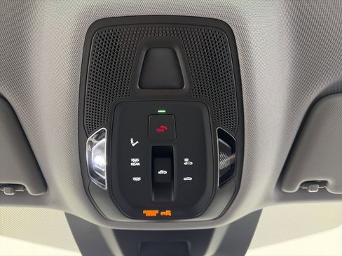 Used 2025 Audi Q5 Premium w/ Convenience Package image 29