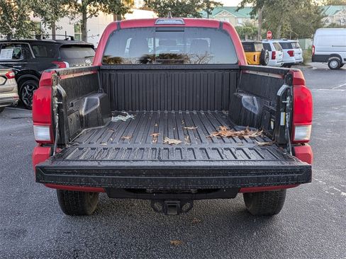 Used 2017 Toyota Tacoma TRD Sport image 14