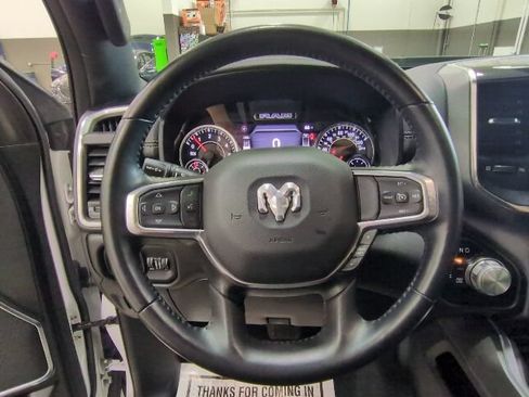 Used 2022 RAM 1500 Laramie AWD/4WD image 5