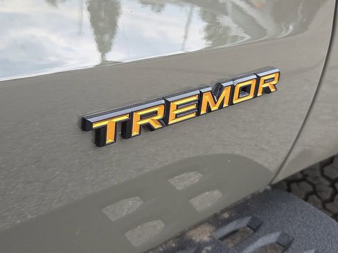 Used 2025 Ford Expedition Tremor AWD/4WD image 8