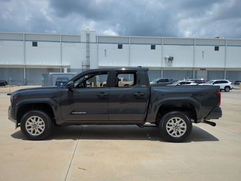 Certified 2025 Toyota Tacoma SR5 RWD image 9