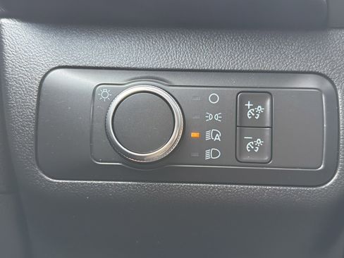 Used 2021 Ford Escape SE image 25