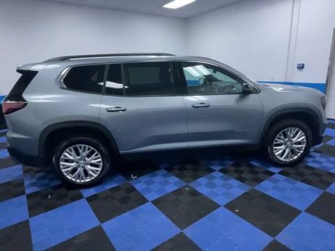 Used 2024 GMC Acadia Elevation w/ Luxury Package AWD/4WD image 9