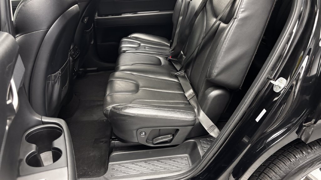 Used 2022 Hyundai Palisade SEL w/ 8P Bench Seat Package AWD/4WD image 34