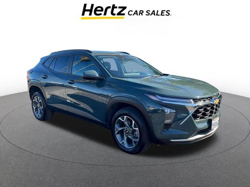 Used 2025 Chevrolet Trax LT image 1