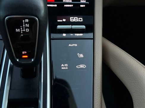 Used 2022 Porsche Cayenne Coupe image 53