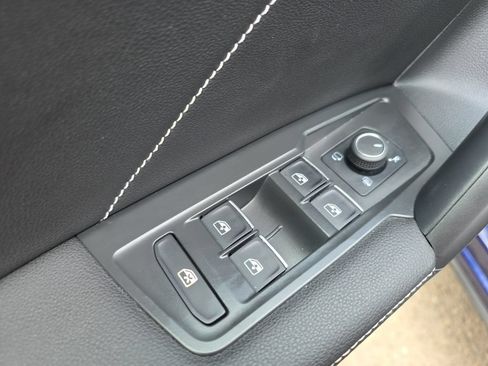 Certified 2022 Volkswagen Tiguan SEL R-Line AWD/4WD image 11