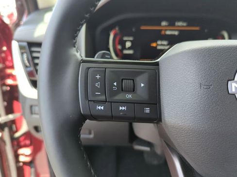 Certified 2025 Nissan Rogue SL FWD image 38