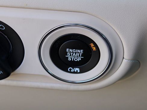 Used 2020 Maserati Levante S GranLusso image 35