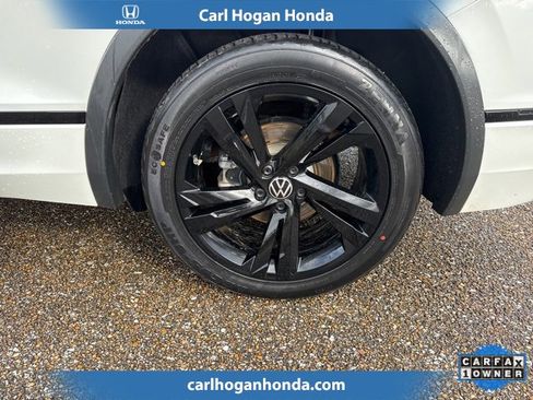 Used 2024 Volkswagen Tiguan SE R-Line image 9