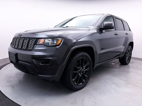 Used 2021 Jeep Grand Cherokee Laredo X image 13