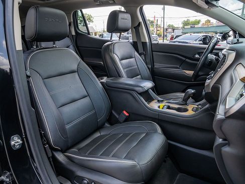 Used 2019 GMC Acadia Denali w/ Technology Package FWD image 21