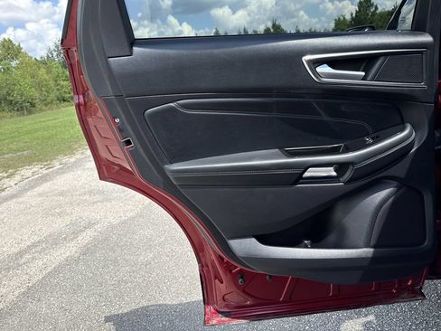 Used 2019 Ford Edge Titanium w/ Equipment Group 301A AWD/4WD image 24