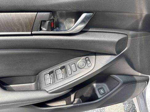 Used 2020 Honda Accord EX image 16