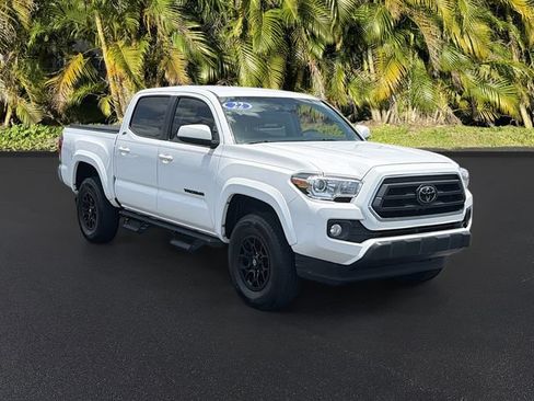 Used 2022 Toyota Tacoma SR5 RWD image 2