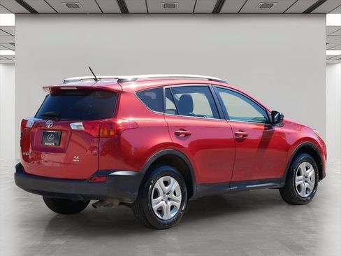 Used 2014 Toyota RAV4 LE AWD/4WD image 5