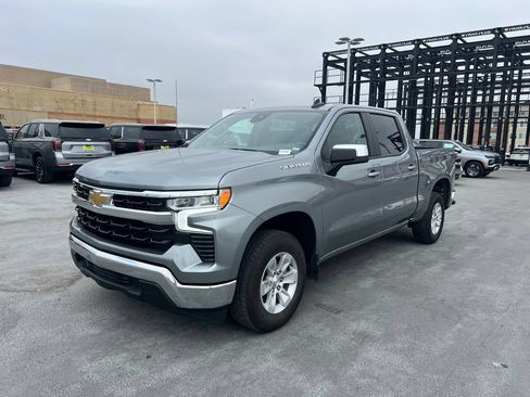 Used 2025 Chevrolet Silverado 1500 LT RWD image 1