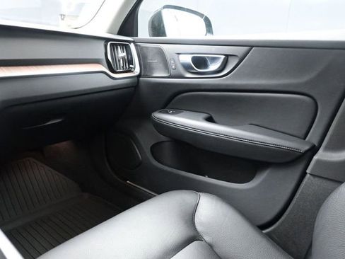 Used 2023 Volvo V60 B5 Cross Country Plus w/ Climate Package image 24