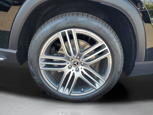 New 2026 Mercedes-Benz GLS 450 4MATIC image 39
