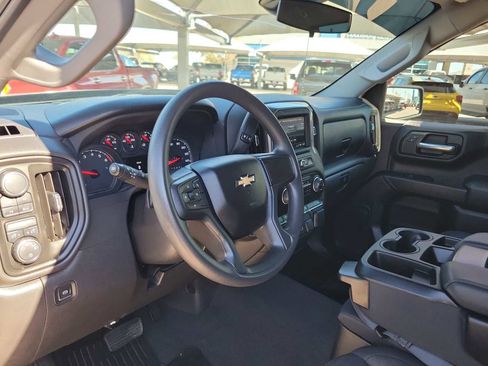 Used 2024 Chevrolet Silverado 1500 Custom image 2