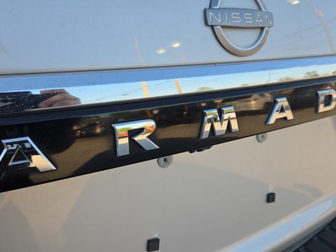 Used 2024 Nissan Armada SL w/ Captain's Chairs Package RWD image 33