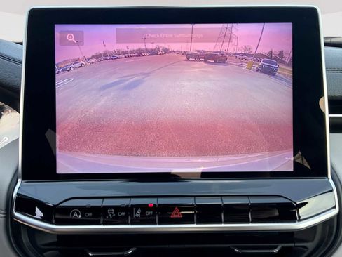 Used 2022 Jeep Compass Limited image 14