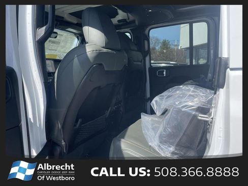 New 2026 Jeep Gladiator Mojave AWD/4WD image 11