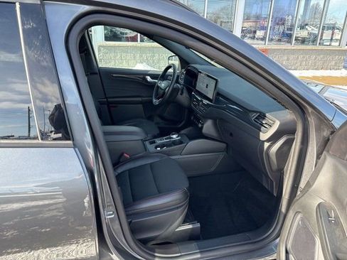 Certified 2023 Ford Escape ST-Line w/ Tech Pack #1 AWD/4WD image 6