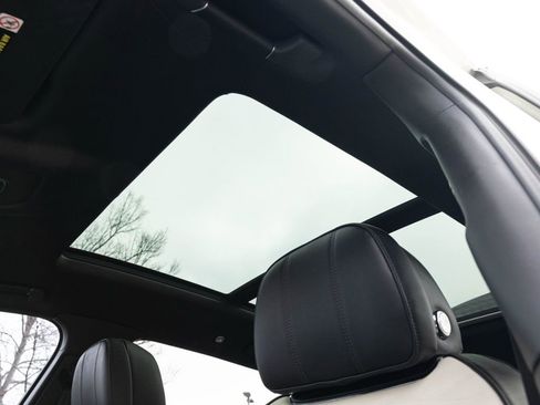 Used 2023 Bentley Bentayga Extended Wheelbase image 52