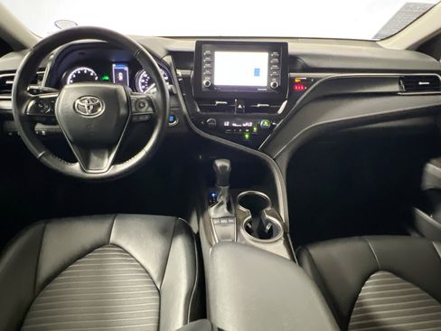 Used 2024 Toyota Camry SE w/ Convenience Package image 30