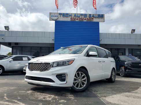 Used 2019 Kia Sedona EX w/ EX Premium Package image 2
