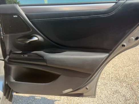 Used 2020 Lexus ES 350 F Sport w/ Accessory Package FWD image 28