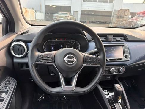 Used 2023 Nissan Versa SV FWD image 13