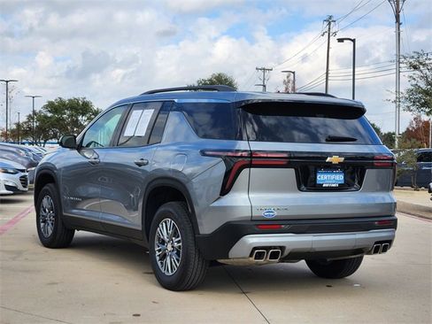 Certified 2025 Chevrolet Traverse LT image 4