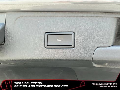 Used 2024 Volkswagen Atlas Cross Sport SE FWD image 24