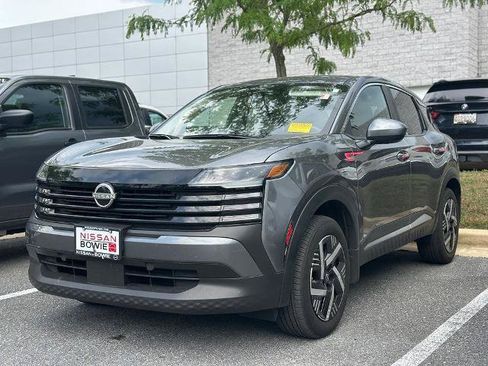 Certified 2025 Nissan Kicks SV FWD image 1