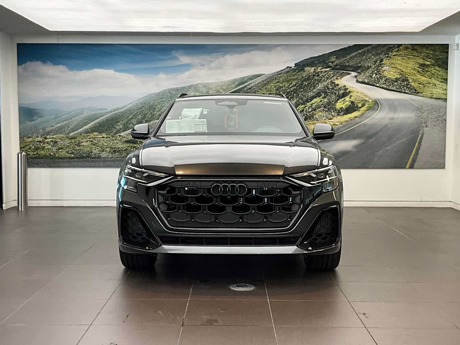 Used 2023 Audi Q8 Premium Plus AWD/4WD image 3