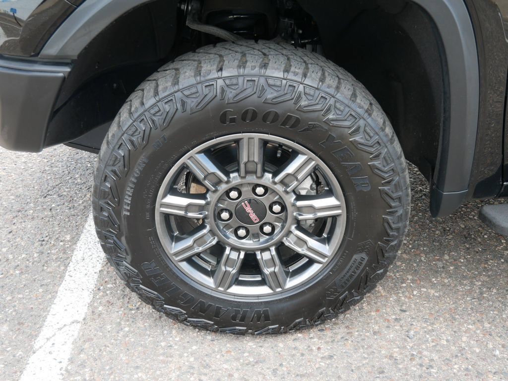 Used 2024 GMC Sierra 1500 AT4X AWD/4WD image 8