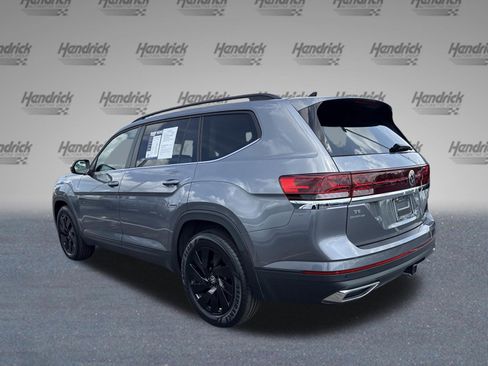 Used 2024 Volkswagen Atlas SE FWD image 8