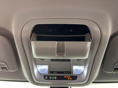 Used 2023 GMC Acadia SLT w/ Elevation Edition image 35