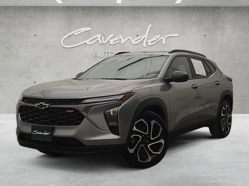 Certified 2025 Chevrolet Trax RS w/ Sunroof Package image 1