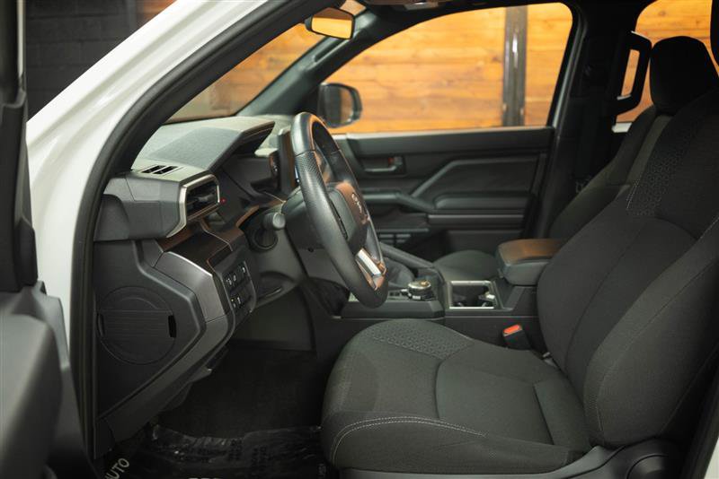 Used 2025 Toyota 4Runner SR5 AWD/4WD image 8
