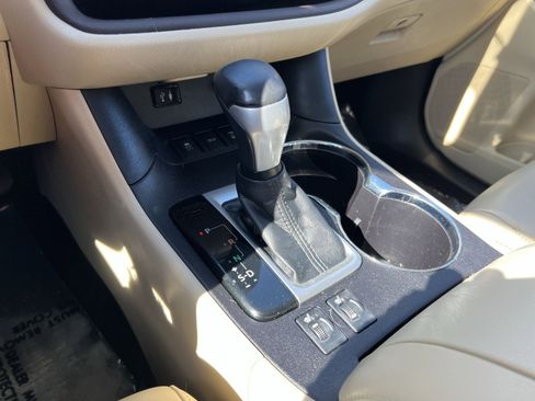 Used 2015 Toyota Highlander XLE image 22