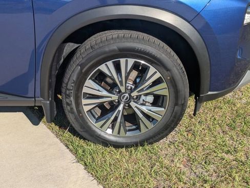 Used 2023 Nissan Rogue SV FWD image 11