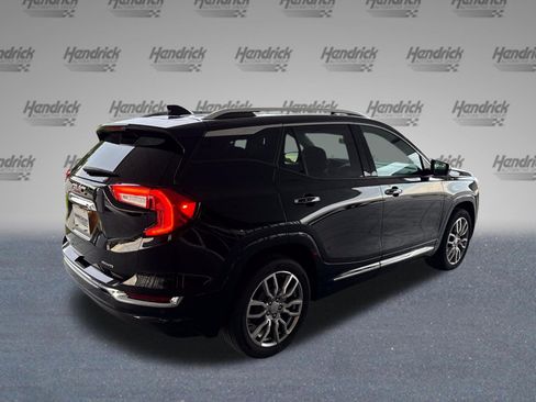 Used 2024 GMC Terrain Denali w/ Denali Premium Package AWD/4WD image 9